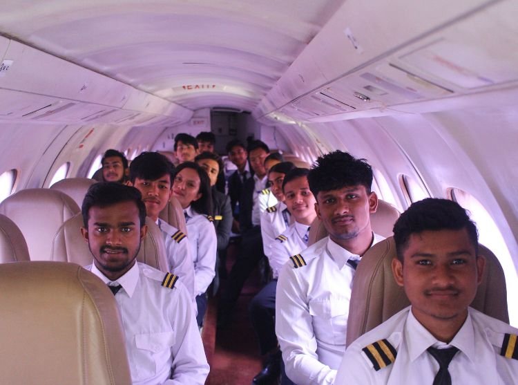 anst-students-in-aircraft